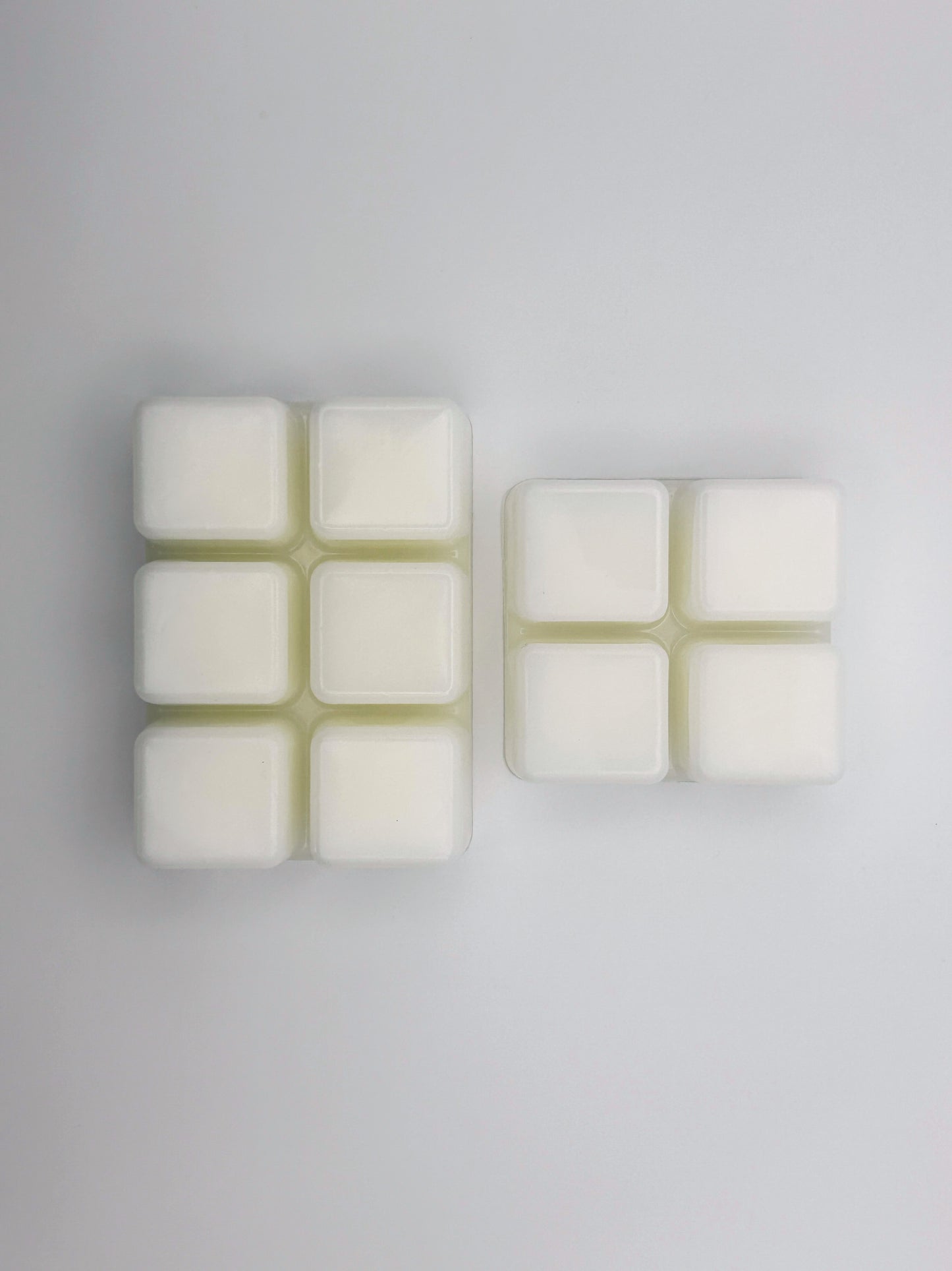 Size comparison of Mint Mojito wax melts, showing 85g and 60g bars side by side from the Hellomelts Summer Collection