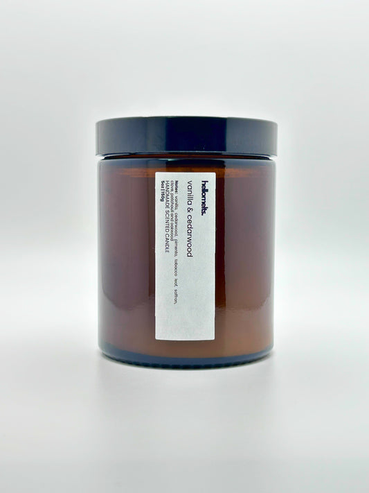 Front view of Vanilla & Cedarwood autumn candle by Hellomelts with the lid on, part of the Autumn Collection