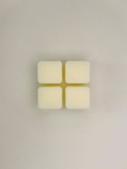 Flatlay of Hazelnut & Chocolate 60g wax melt bar on a light background from the Hellomelts Autumn Collection