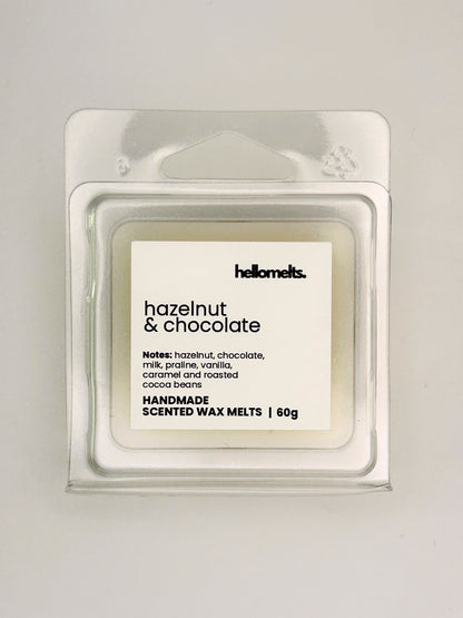 Close up of Hazelnut & Chocolate 60g wax melt label on clear clamshell packaging from the Hellomelts Autumn Collection