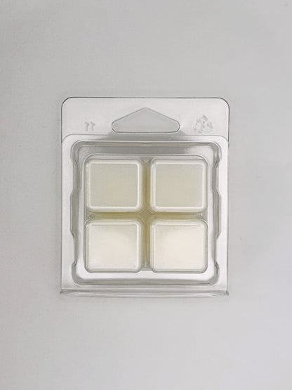 Nordic Cedar 60g wax melt back view showing the clamshell packaging from the Hellomelts Winter Collection