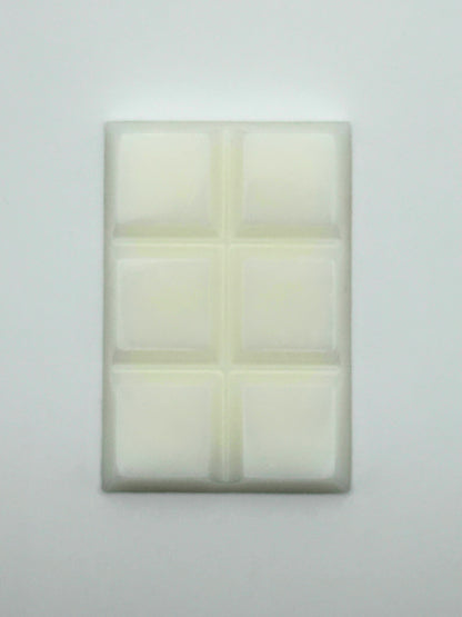 Detailed view of the six wax melt segments in the Passionfruit & Mango 30g bar, part of Hellomelts Summer Collection.
