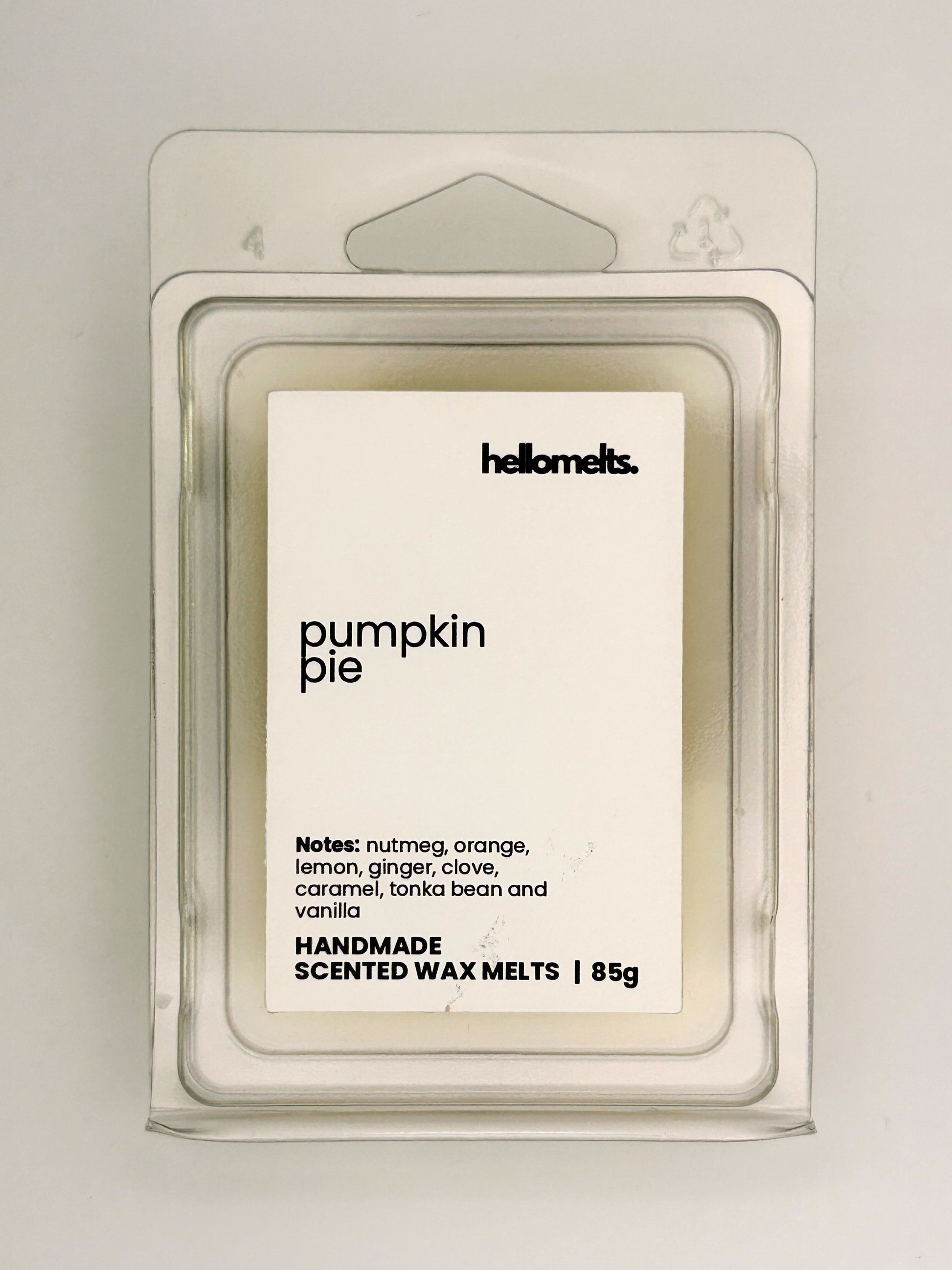 Close up of Pumpkin Pie 85g wax melt label on clear clamshell packaging from the Hellomelts Autumn Collection