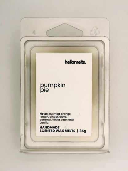 Close up of Pumpkin Pie 85g wax melt label on clear clamshell packaging from the Hellomelts Autumn Collection