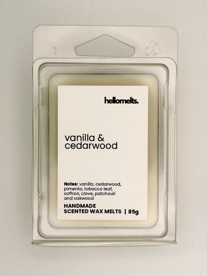 Close up of Vanilla & Cedarwood 85g wax melt label on clear clamshell packaging from the Hellomelts Autumn Collection